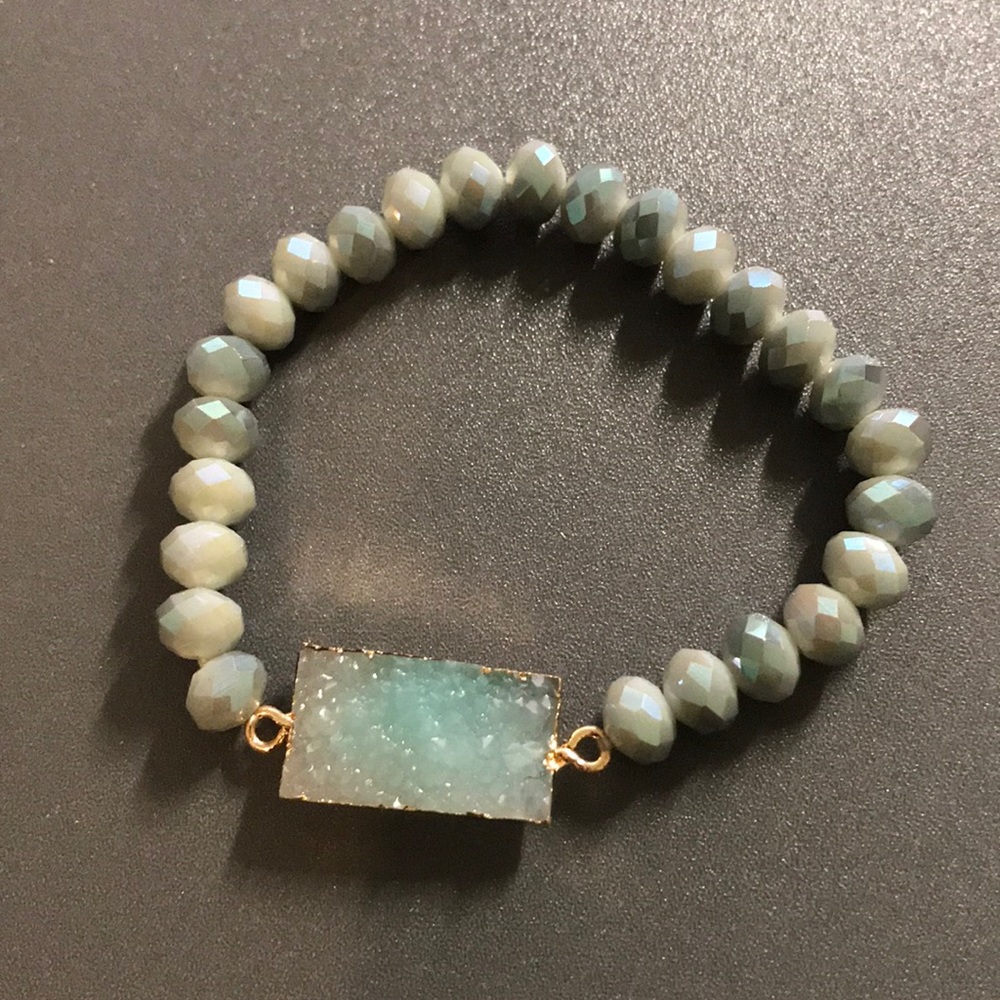 Stretchy beaded bracelet